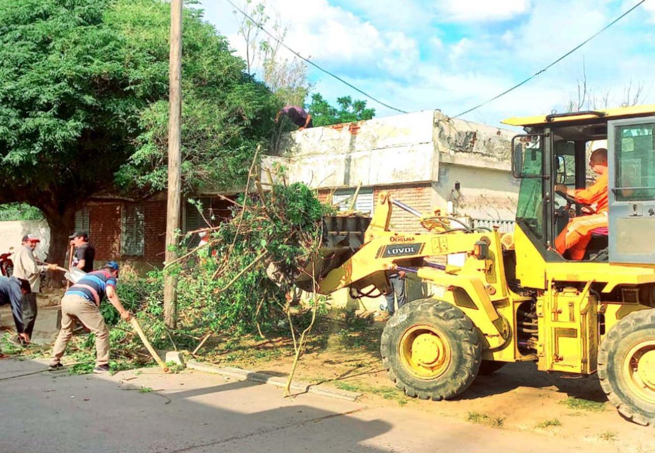 Limpian y resguardan dos edificios emblemaacuteticos en Loreto