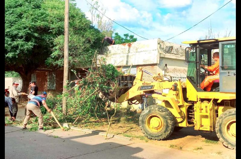 Limpian y resguardan dos edificios emblemaacuteticos en Loreto