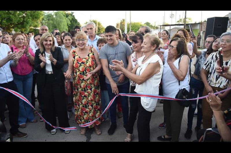 Norma Fuentes habilitoacute pavimento para barrios Juramento y Tradicioacuten