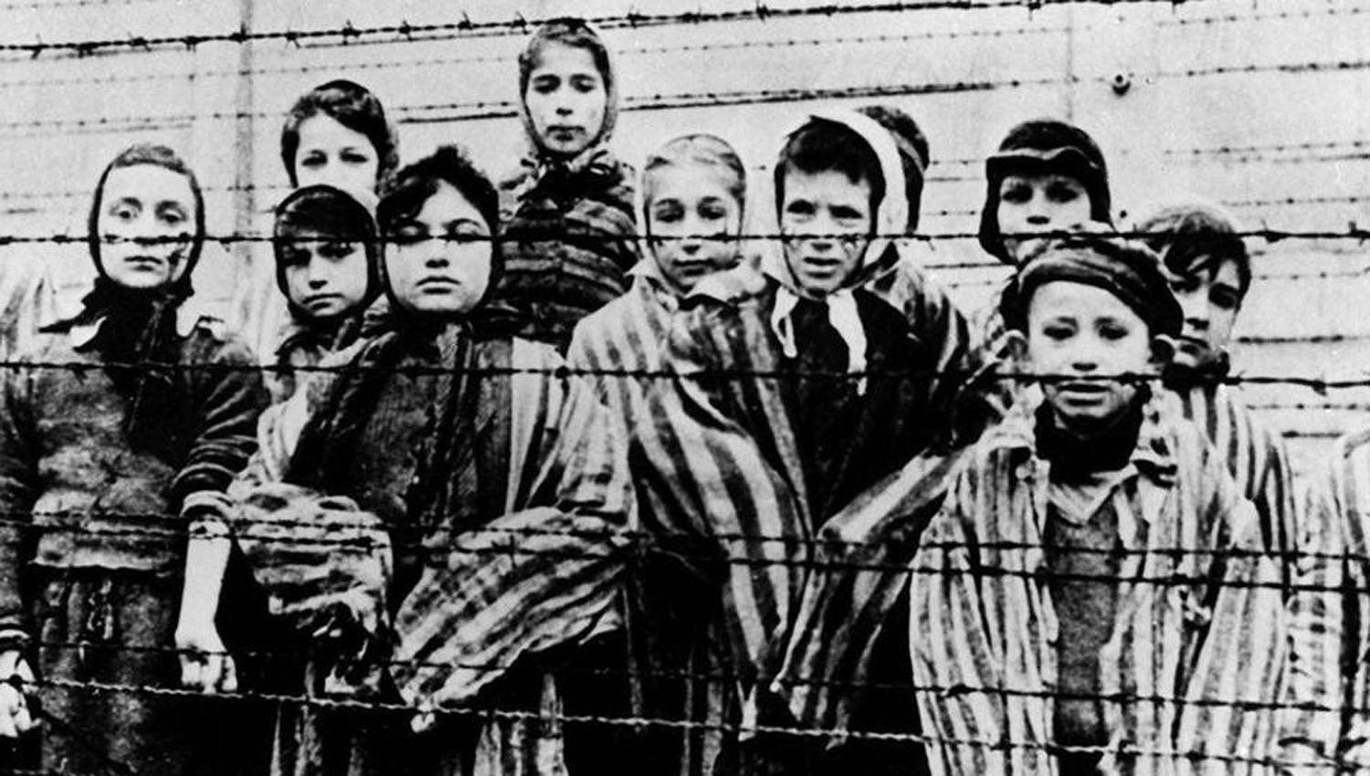 Amia y ONU Argentina rindieron homenaje a las viacutectimas del Holocausto