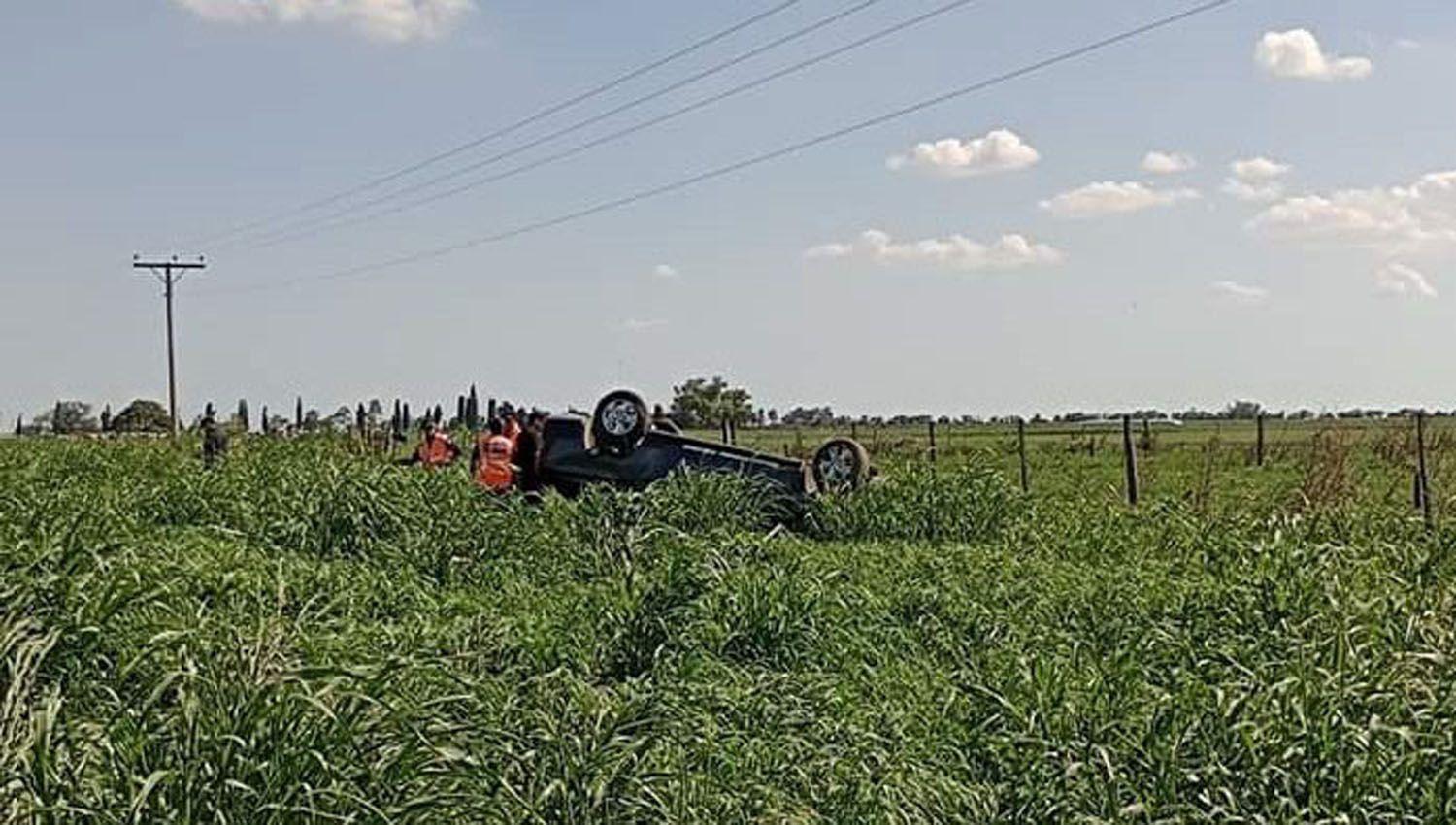 Una mujer murioacute tras volcar la camioneta en la que iba junto con 6 familiares entre ellos 3 nintildeos