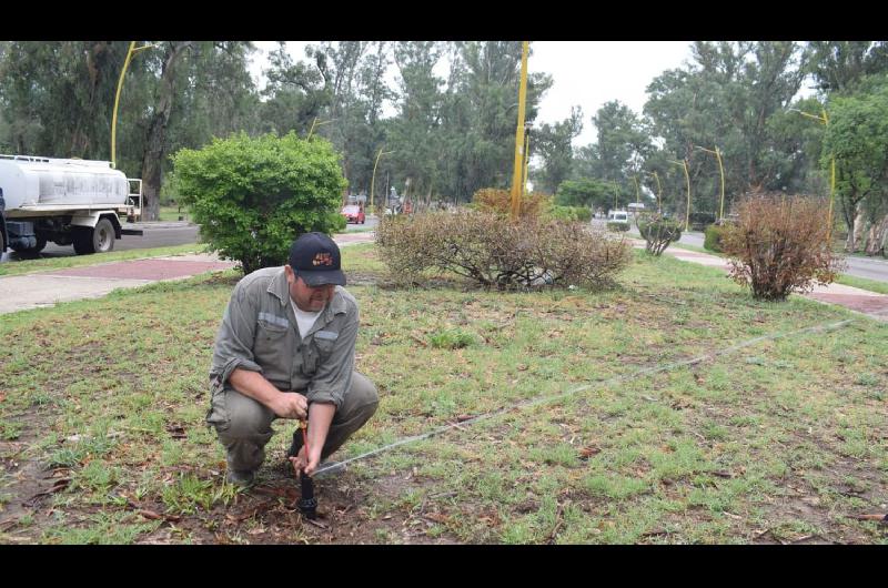 La Municipalidad trabaja para ampliar el riego por aspersioacuten en el parque Aguirre