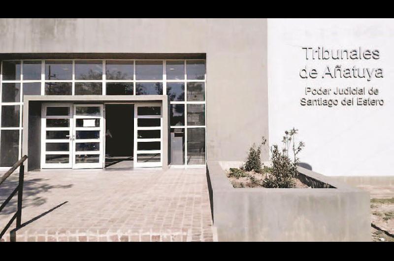 Depravado ultrajoacute a una nintildea de 11 antildeos al costado de unas viacuteas cuando la trasladaba a un paraje