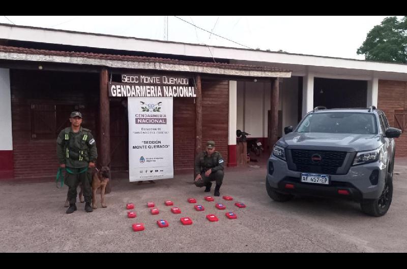 Gendarmeriacutea detuvo en Monte Quemado a dos hombres que llevaban maacutes de 18 kilos de cocaiacutena escondidos en su camioneta