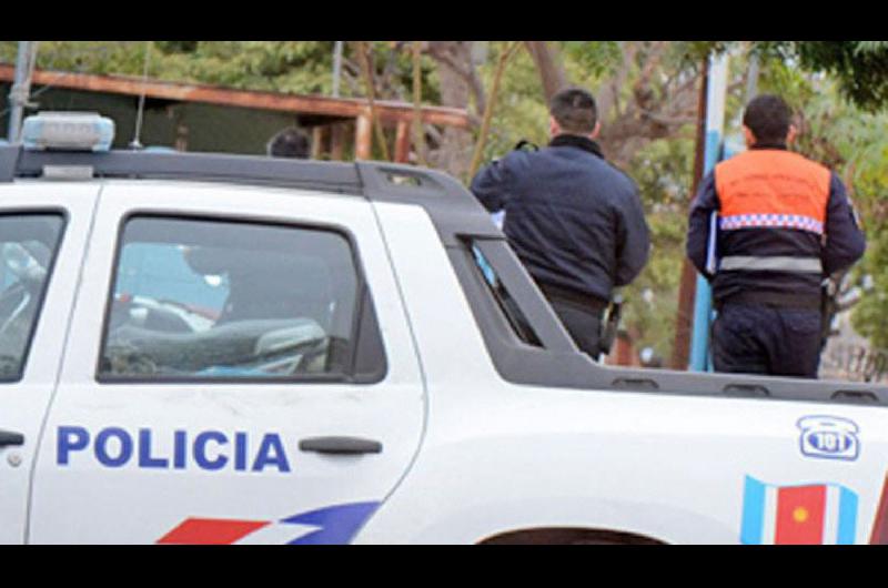 Roban caja fuerte con 150000 que estaba amurada a la pared en un feedlot