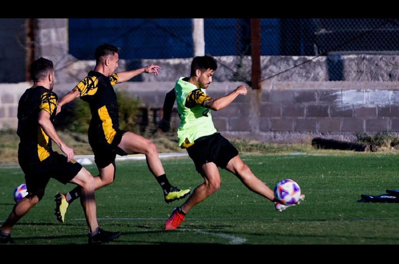 Grelak mantiene a los once para el debut en casa