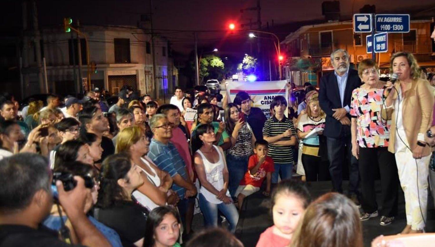 Habilitan iluminacioacuten LED y semaacuteforos en calles de la Capital