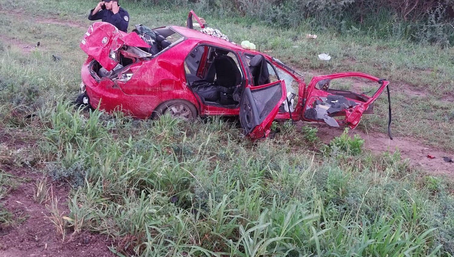 Choque frontal entre un colectivo y un auto se cobroacute la vida de tres personas