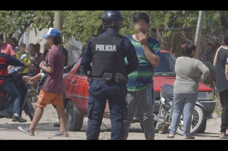 Iban juntos a comprar drogas en La Banda se pelearon y uno asesinoacute al otro de una puntildealada