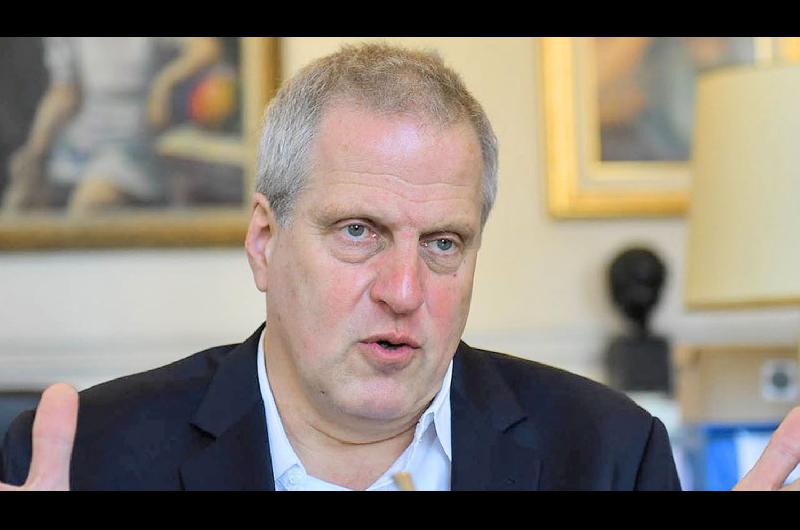 Perczyk quiere que el salario docente le gane a la inflacioacuten