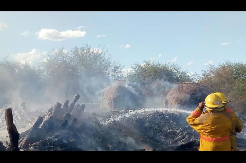 Explotoacute un horno de carboacuten y quemoacute varios metros de lentildea