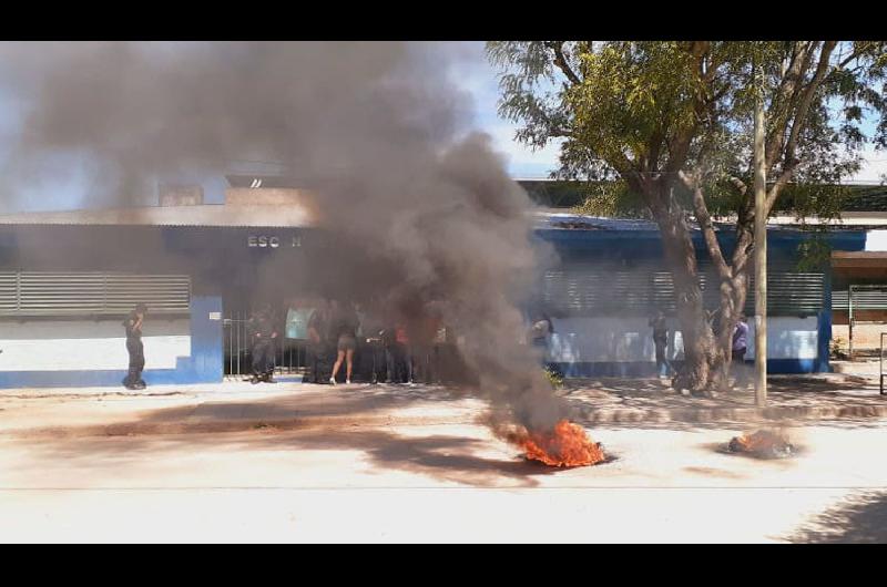 Padres de alumnos piden expulsar a menor que llevoacute drogas a escuela