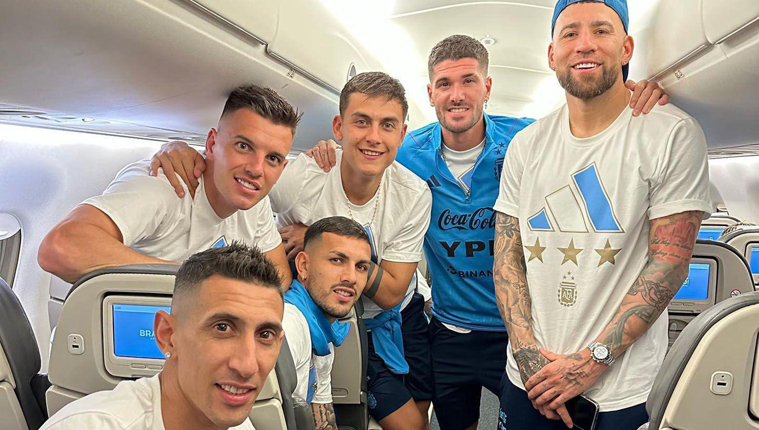 Los jugadores viajaron anoche rumbo a Europa