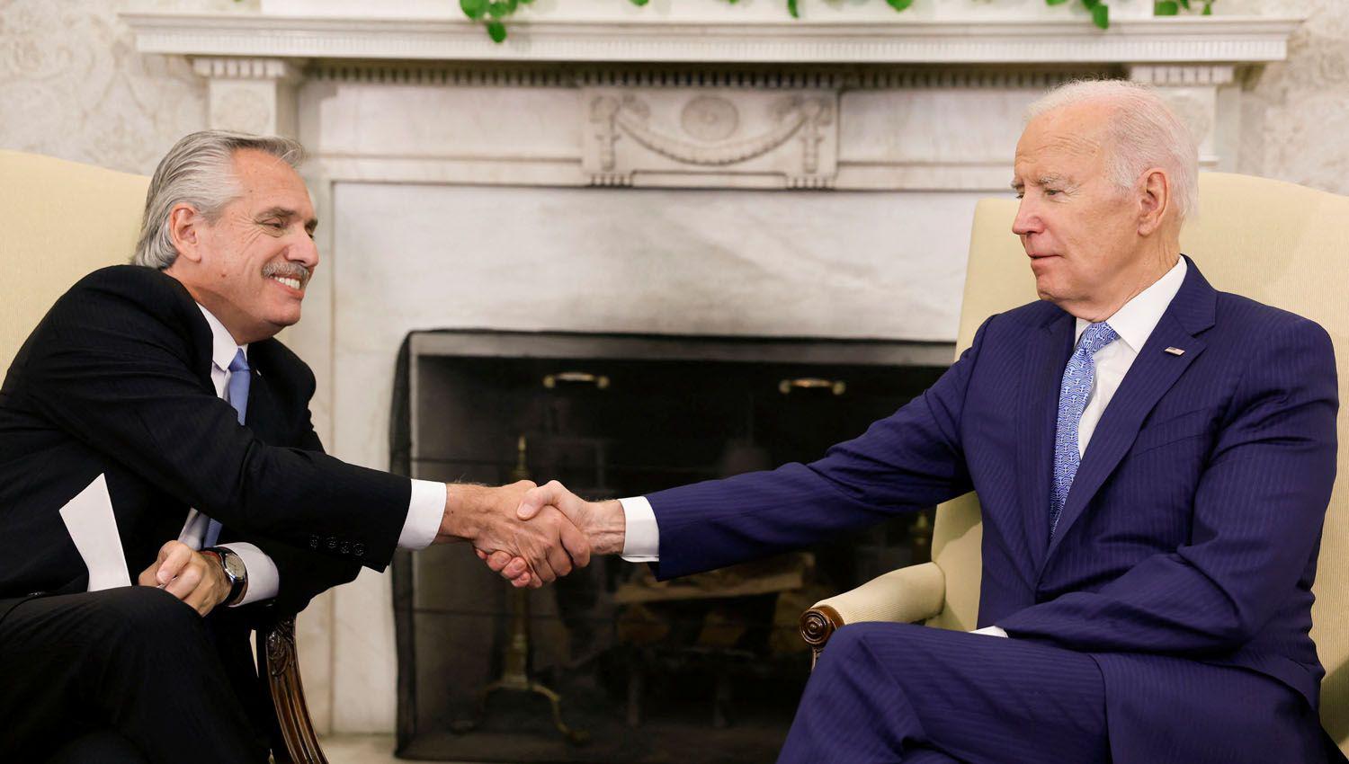 Alberto Fernaacutendez en su reunioacuten con Biden- ldquoEspero que nos sigan acompantildeando como hasta ahorardquo