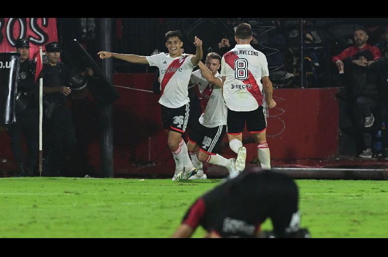 River con un gol en el uacuteltimo minuto del adicional volvioacute a ganar y sigue liacuteder