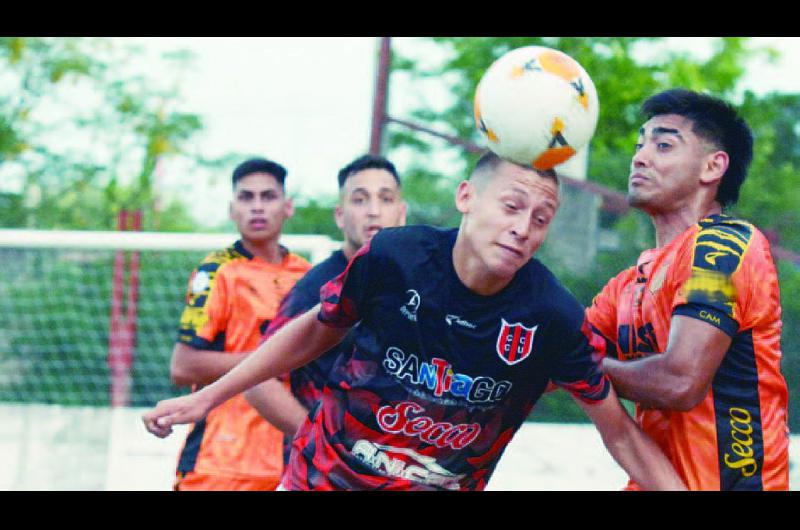 Entretenido empate entre Comercio y Mitre en el arranque del Torneo Anual