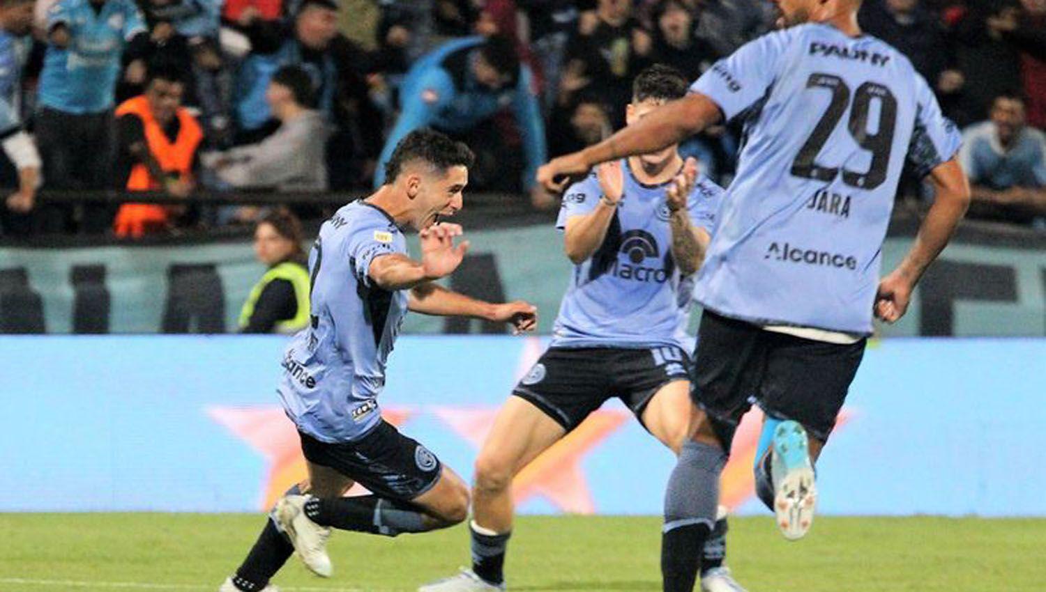 Con un golazo de Vegetti Belgrano vencioacute a Newells y es escolta de River