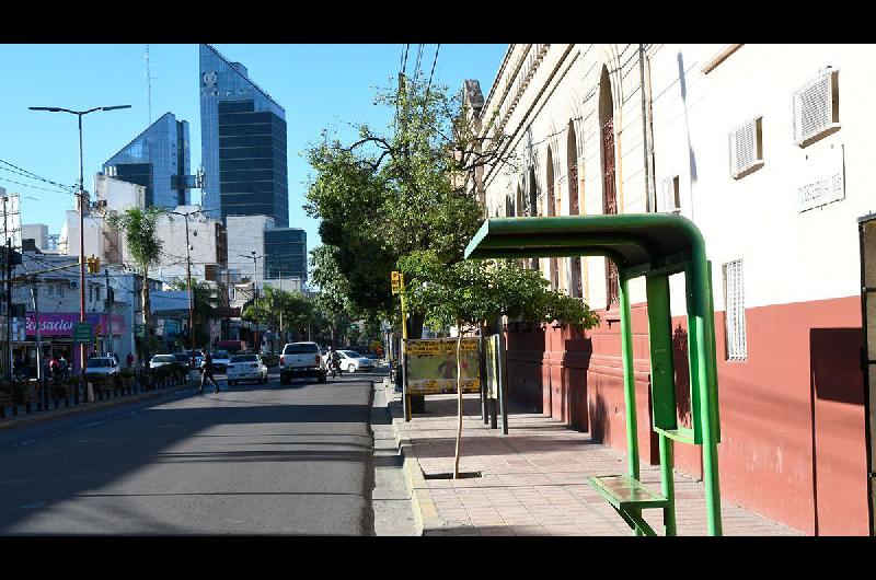 Mantildeana no abriraacuten sus puertas el comercio ni los bancos