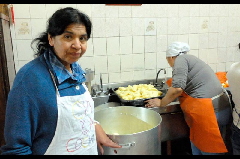 Margarita Barrientos anuncioacute el cierre de su comedor en Antildeatuya