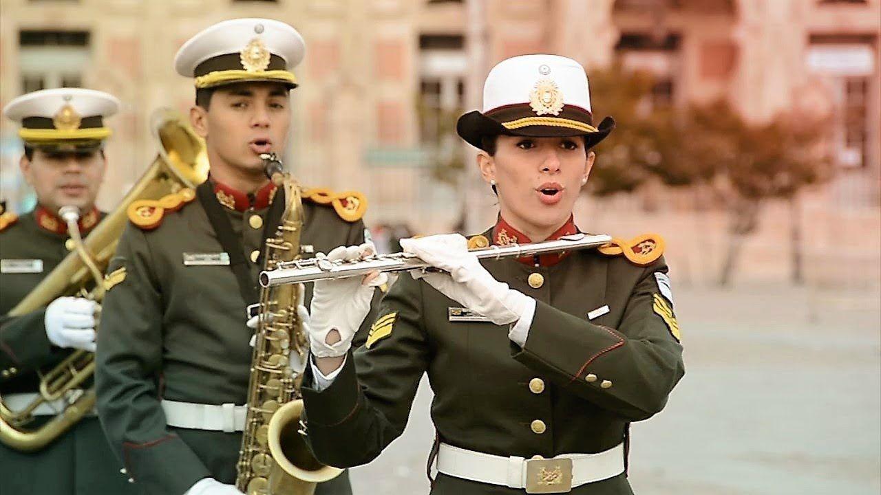 VIDEO- Emocionante interpretacioacuten del Himno Nacional Argentino por gendarmes