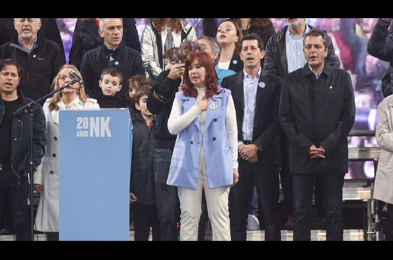 Sin definiciones electorales Cristina Kirchner criticoacute a Macri y elogioacute al Gobierno