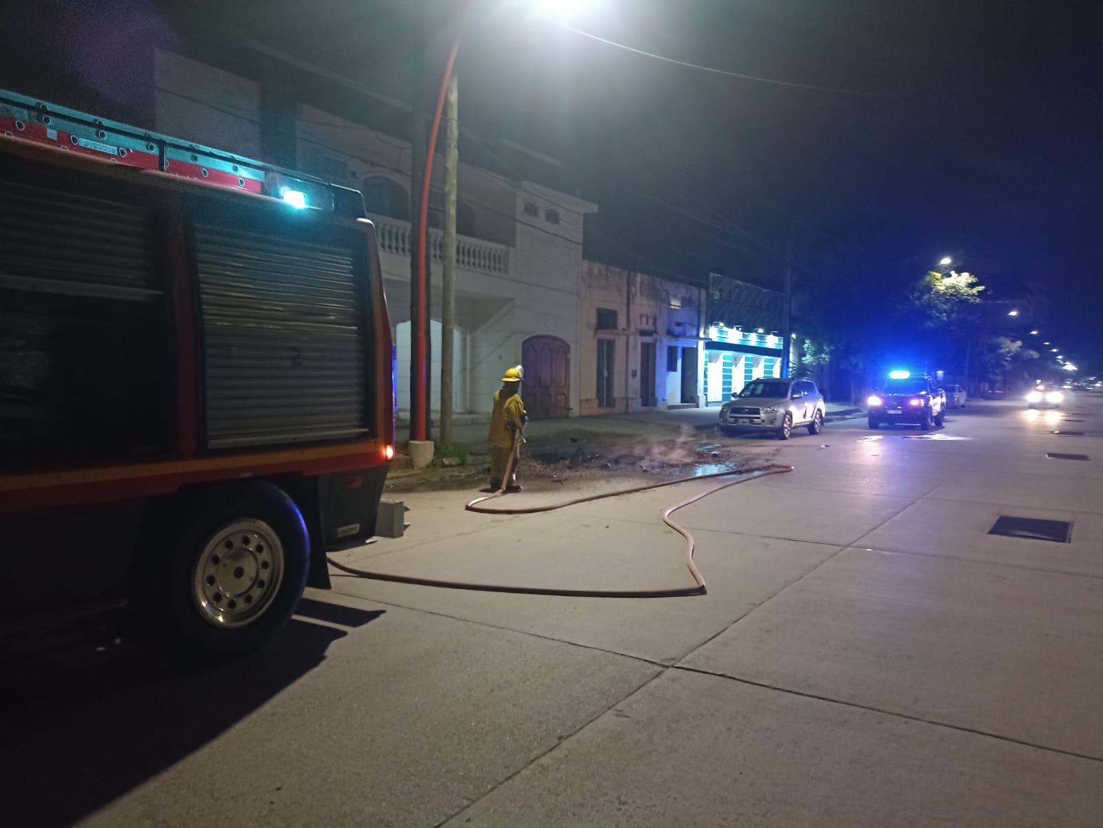 Bomberos Voluntarios de Santiago del Estero controlan incendio de basura