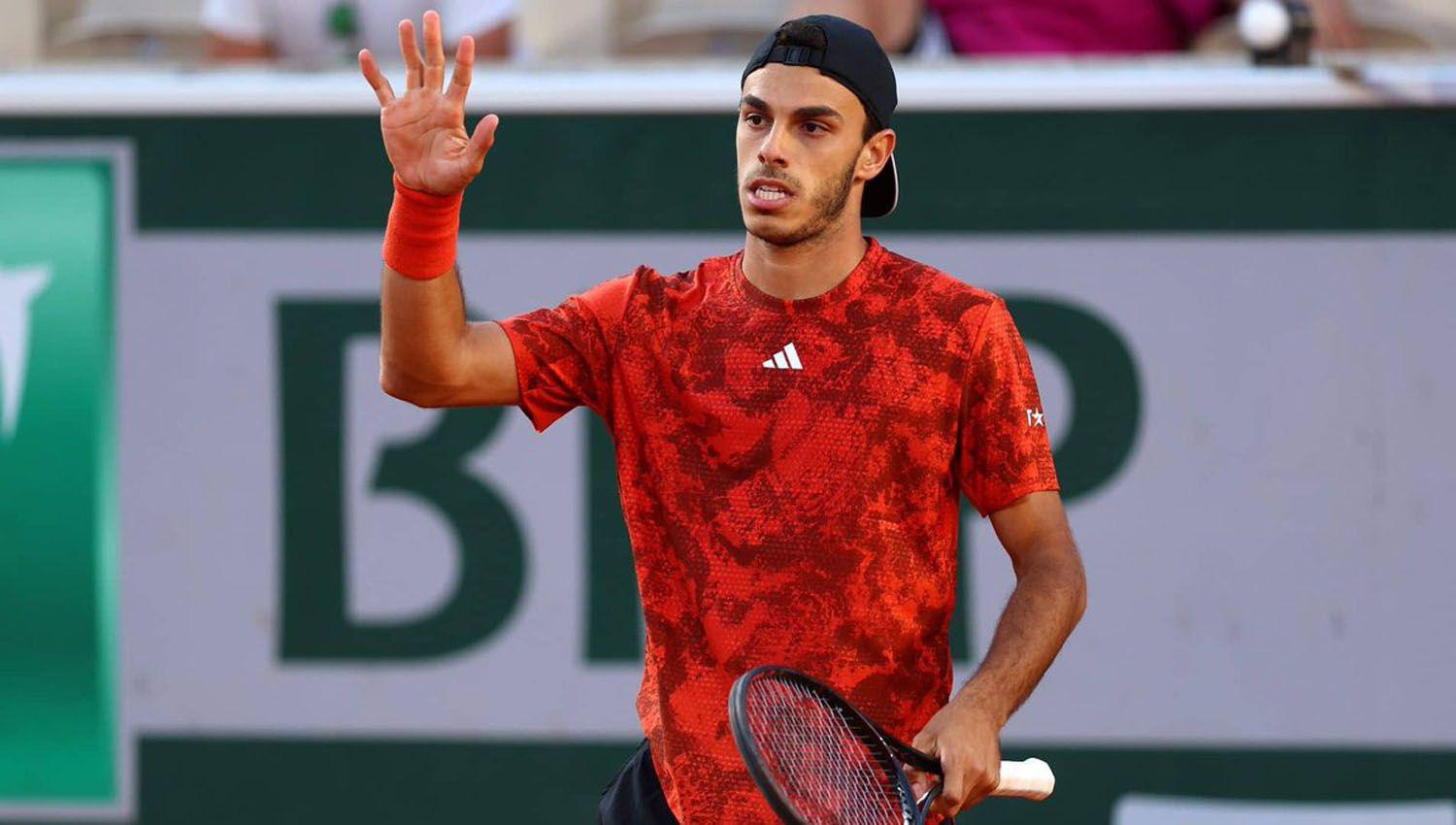 En un partido escandaloso Francisco Ceruacutendolo quedoacute eliminado de Roland Garros