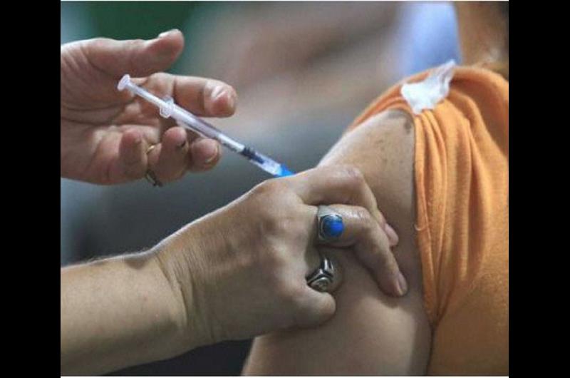 Vacunas- campantildea para mejorar coberturas de gripe neumoniacutea y Covid