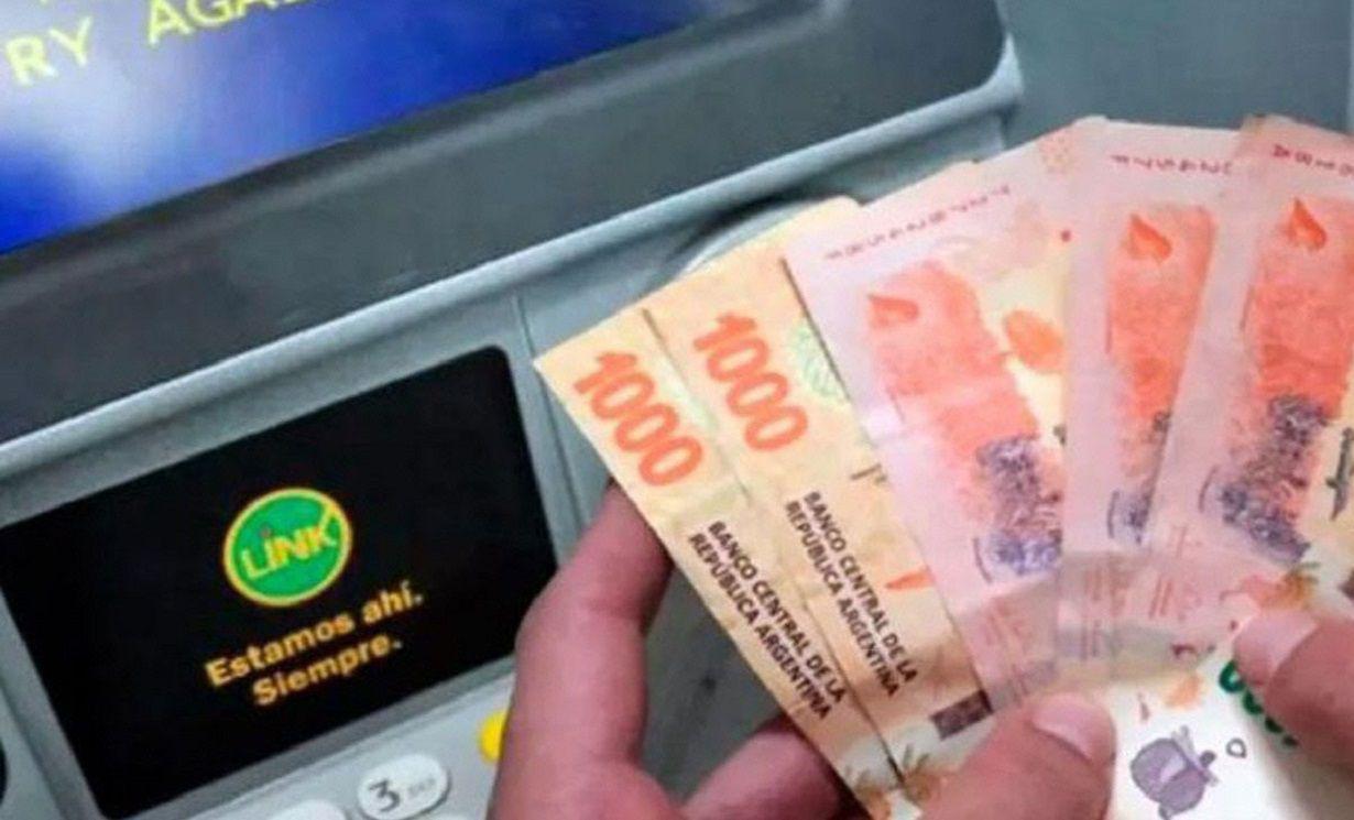 Bonos- casi 6000 M para empleados puacuteblicos tarjeta social y planes