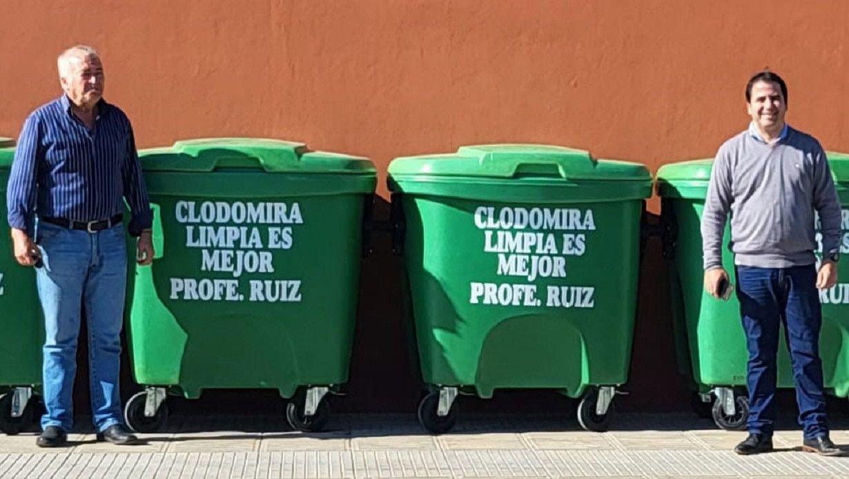 Municipio de Clodomira adquirioacute diez contenedores de residuos