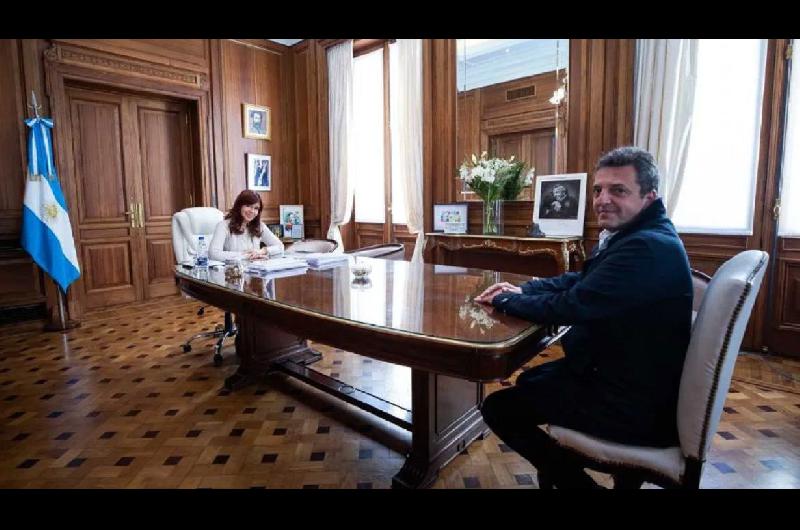 Cristina Kirchner mantuvo una reunioacuten clave con Sergio Massa y Wado de Pedro