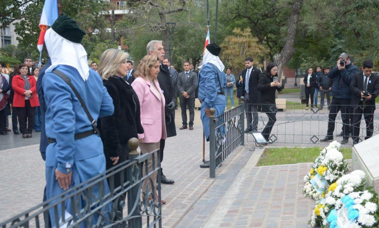 Con un acto en la Plaza Libertad se conmemoroacute el Diacutea de la Bandera