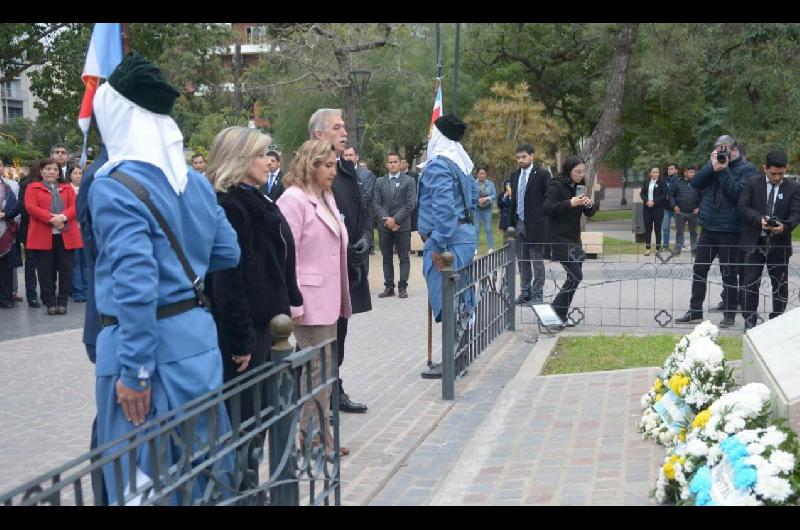 Con un acto en la Plaza Libertad se conmemoroacute el Diacutea de la Bandera