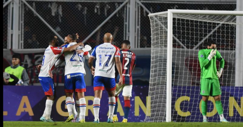 Derrota San Lorenzo no pudo con Fortaleza en su cancha y ante su gente