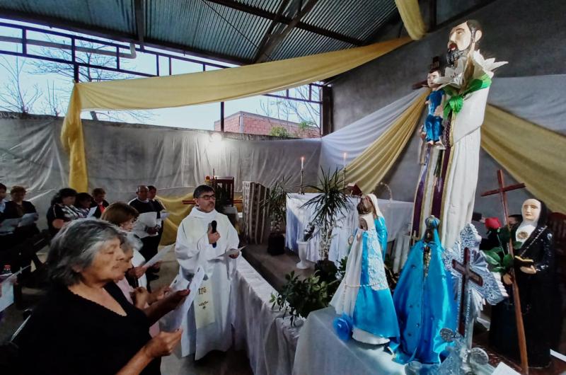 Los bandentildeos honraron a San Cayetano en su fiesta patronal