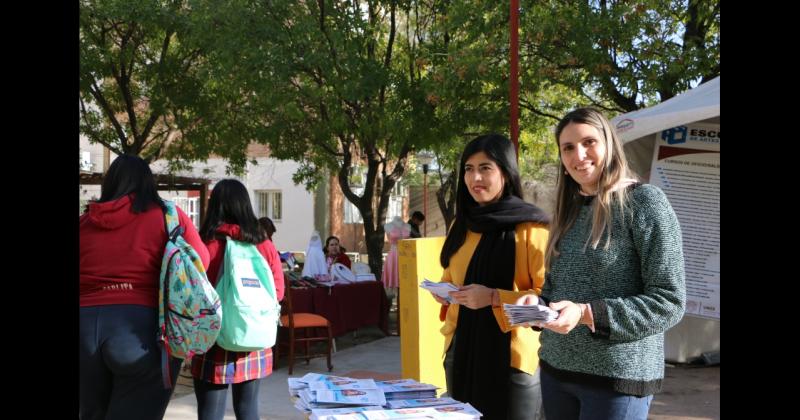 ACTIVIDAD Durante las dos jornadas se desarrollar�n charlas en el Paraninfo y cada facultad instalar� un stand en el patio central