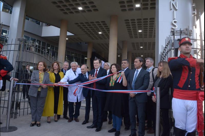 El gobernador Zamora junto a Vizzotti dejaron inaugurado el edificio del Ministerio de Salud