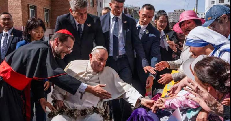 El papa Francisco dio inicio a su visita estrateacutegica a Mongolia