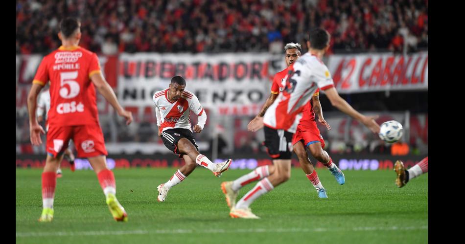 River fue mucho para un Arsenal que lo complicó en el 2T