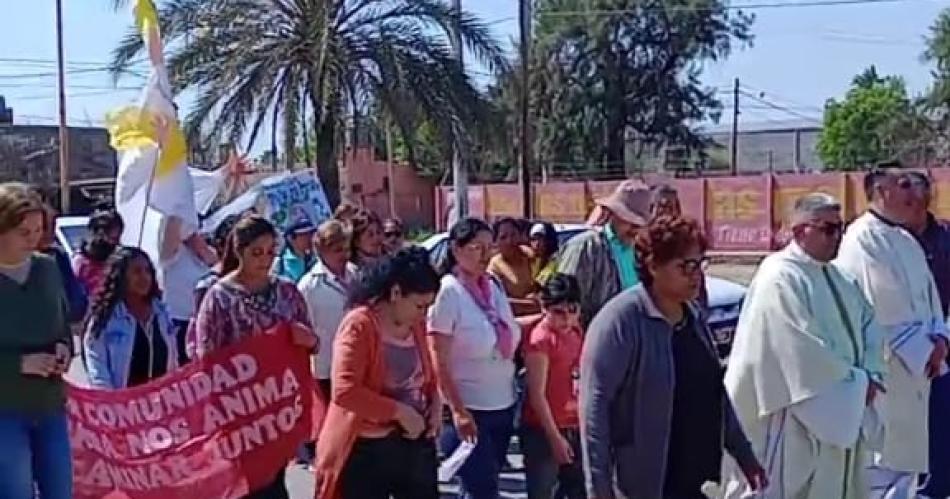 Fieles de La Salette sacan en procesioacuten la sagrada imagen