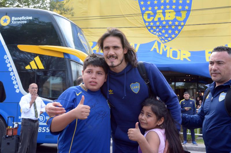 Boca encendioacute la pasioacuten de sus hinchas en su arribo a La Banda