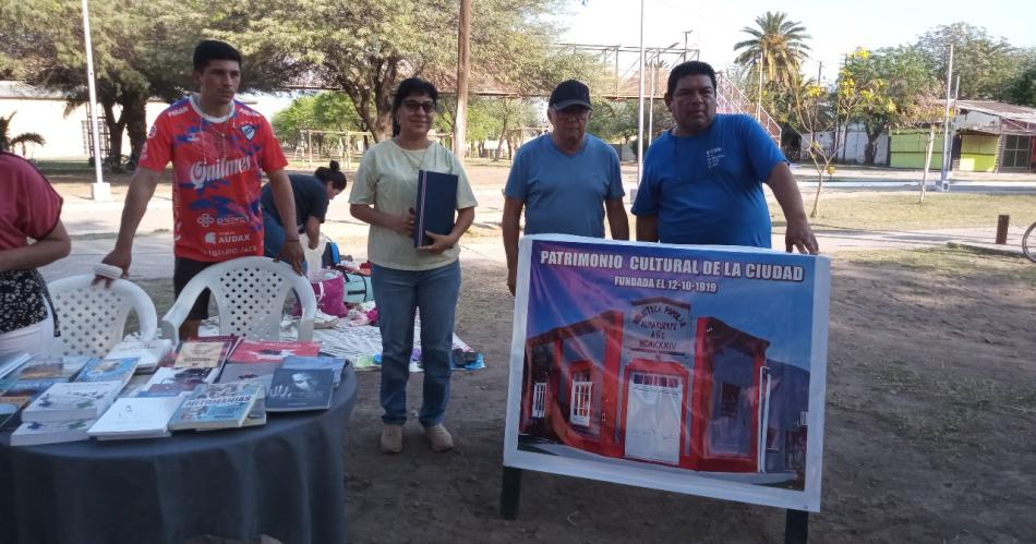 Las bibliotecas de Antildeatuya celebraron su diacutea uniendo iniciativas