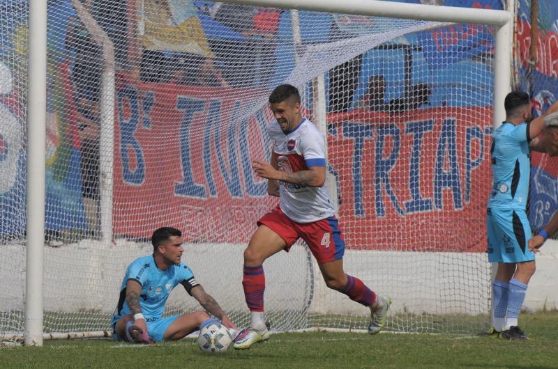 Guumlemes suentildea a fuerza de victorias- 2-0 a Temperley y cerca del reducido