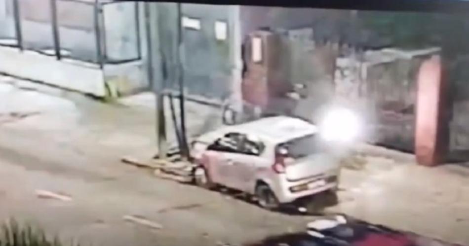 VIDEO- Asiacute fue el brutal asesinato de 5 motochorros a un comisario