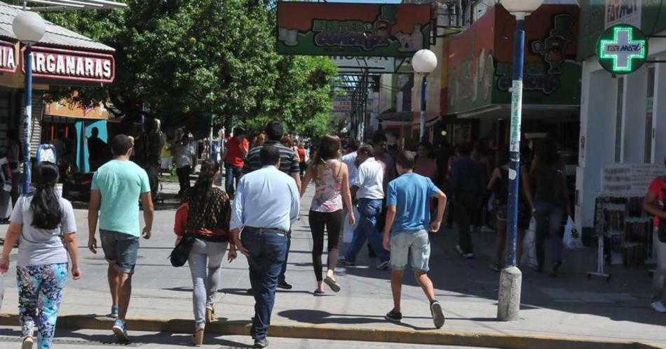 Coacutemo trabajaraacute el comercio el feriado del viernes 13 por el Diacutea de la Madre