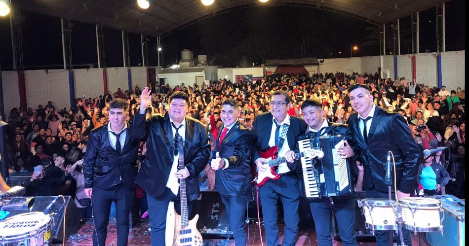 El Suacuteper de Huguito siente que el espiacuteritu de Flores los acompantildea en el escenario