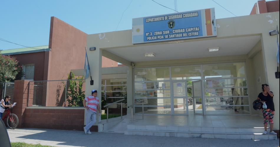 AYUDA La víctima contó lo sucedido a sus colegas de la Comisaría 51