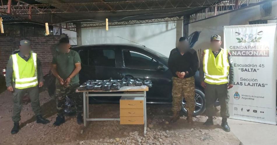 Hallan maacutes de 22 kilos de cocaiacutena ocultos en el doble fondo de un auto