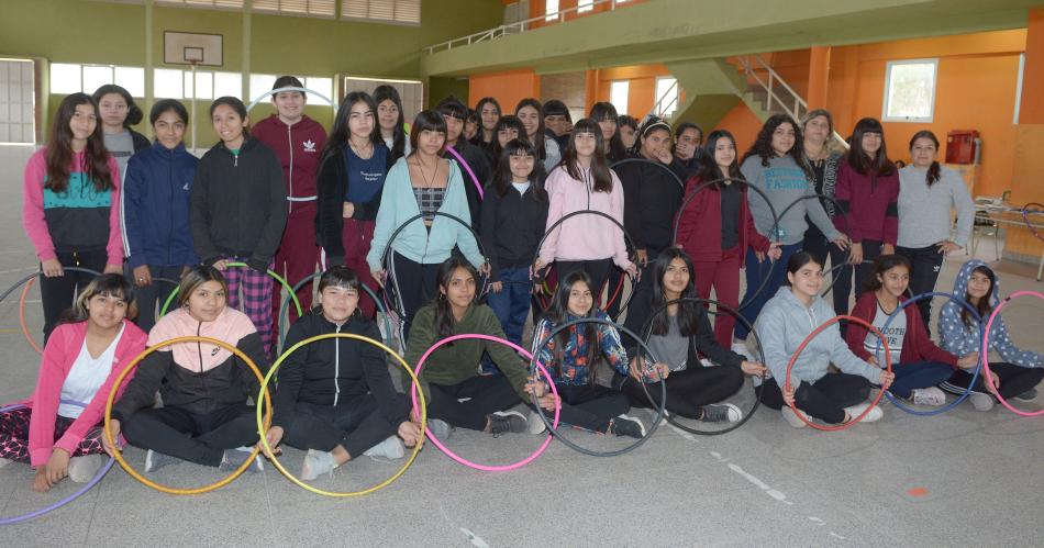 El Colegio Huaico Hondo en el Maratoacuten de EL LIBERAL