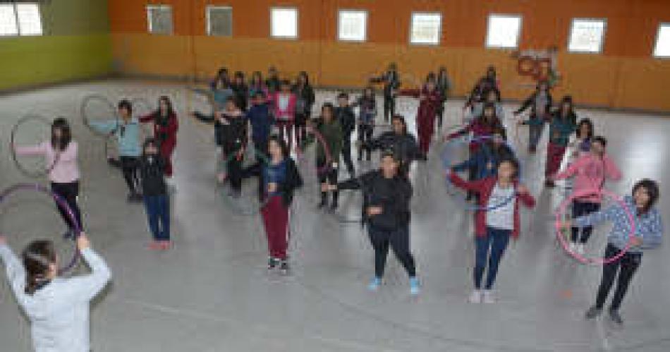 El Colegio Huaico Hondo en el Maratoacuten de EL LIBERAL